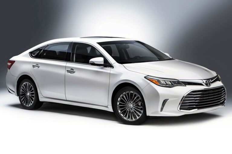 New 2026 Toyota Avalon Hybrid Specs